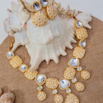 Adhisha Kundan Necklace Set – Ivory