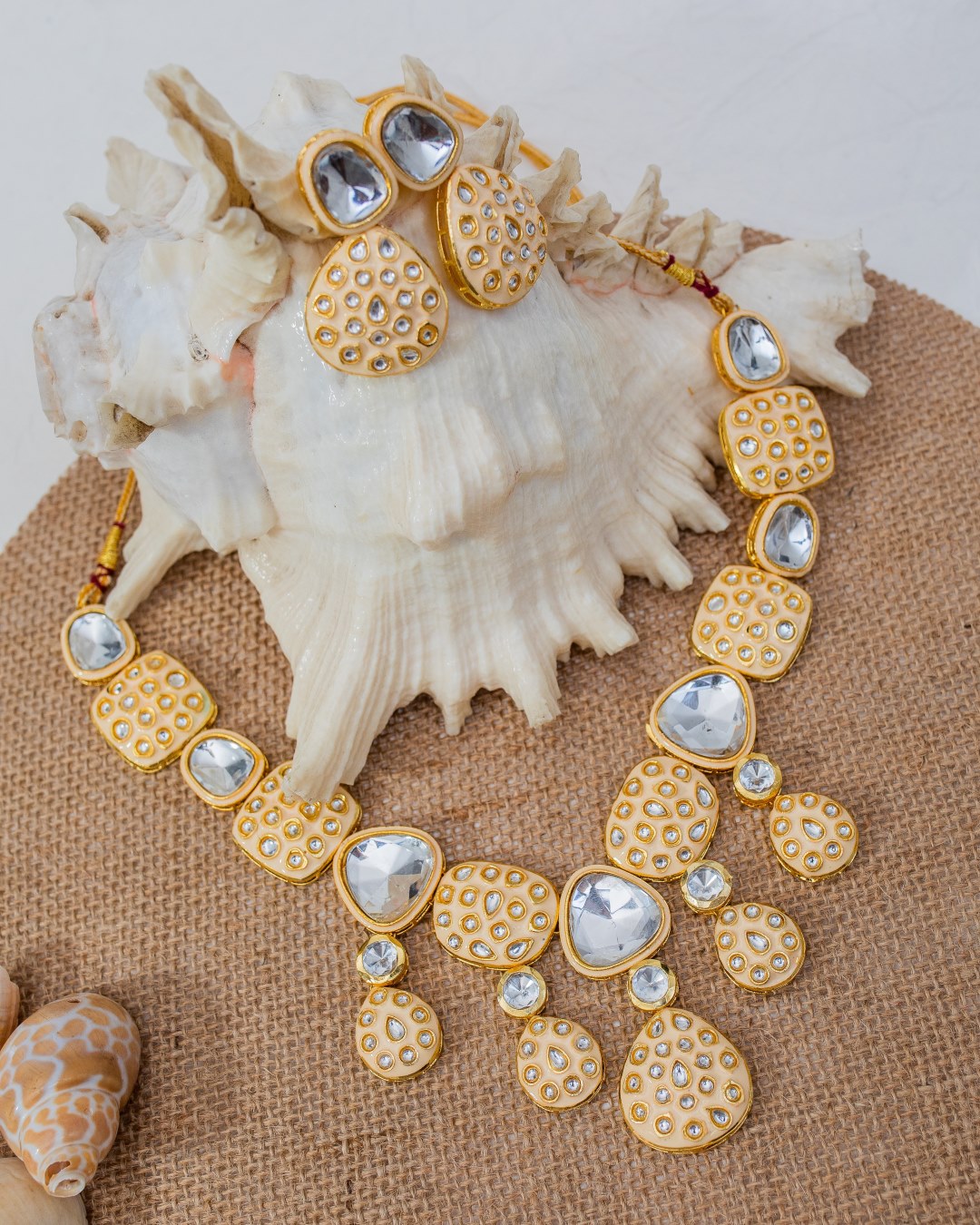 Adhisha Kundan Necklace Set – Ivory