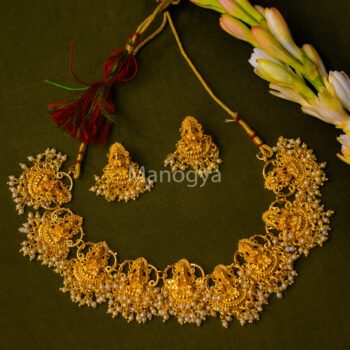 Devika Necklace Set