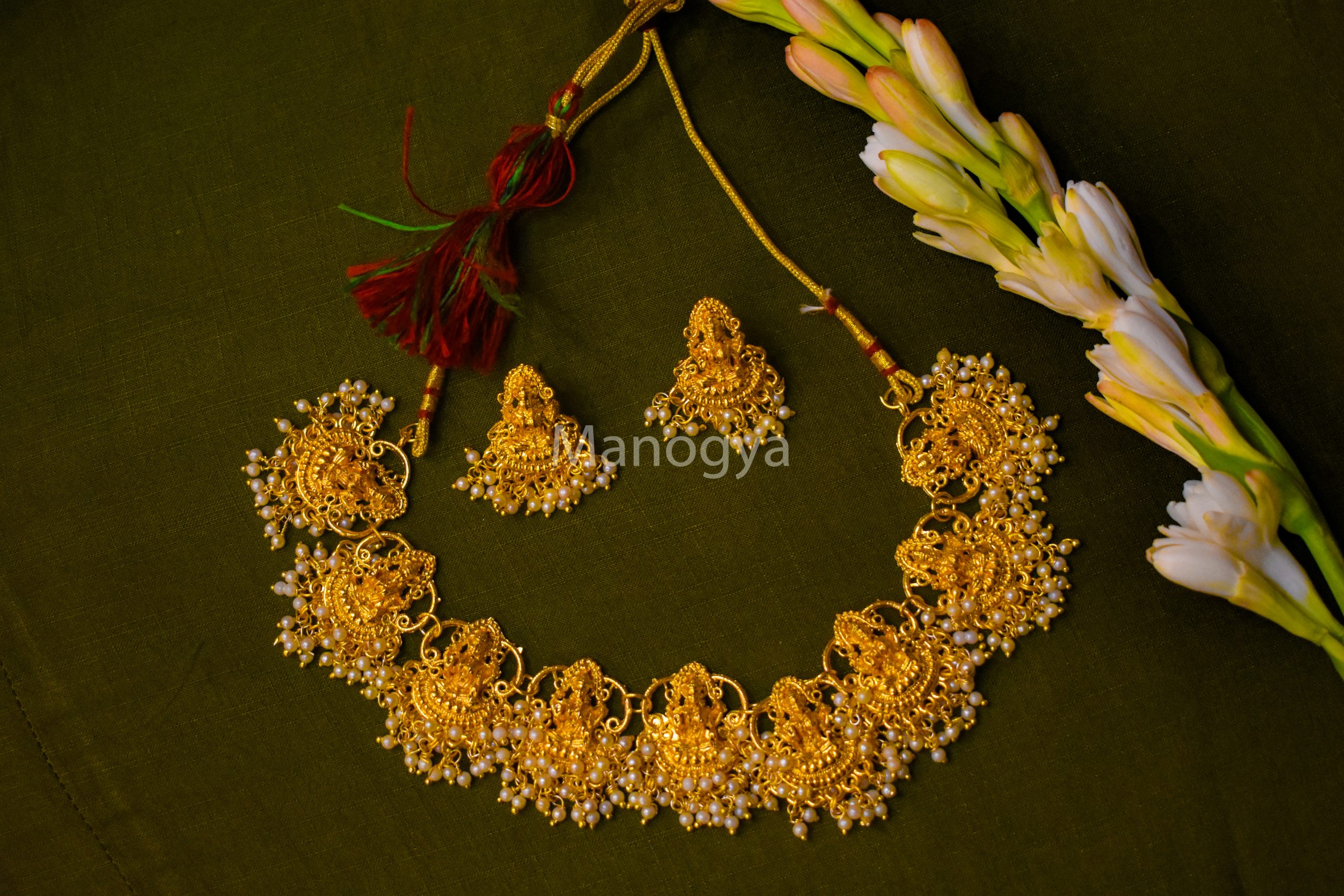 Devika Necklace Set