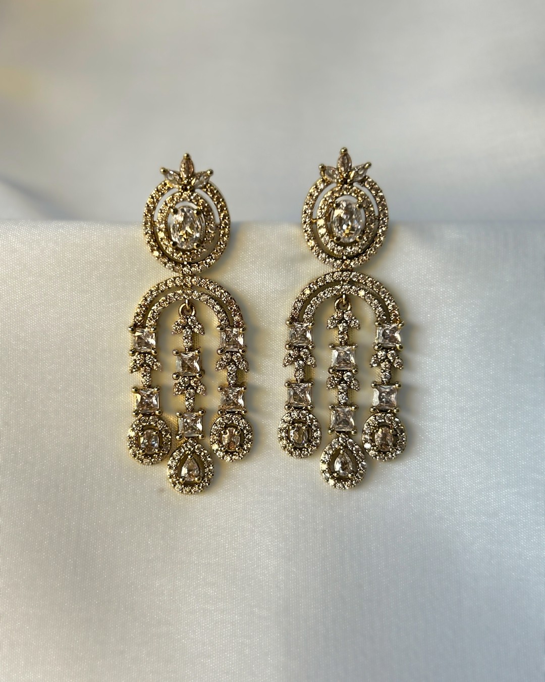 Hera AD Chandelier Earrings - Gold