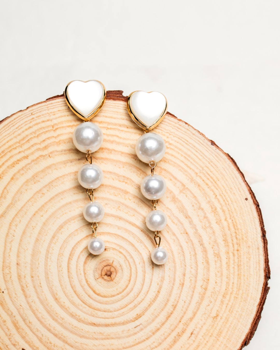 Leslie Heart Pearl Danglers