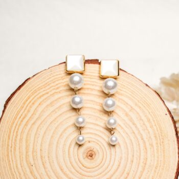 Leslie Square Pearl Danglers