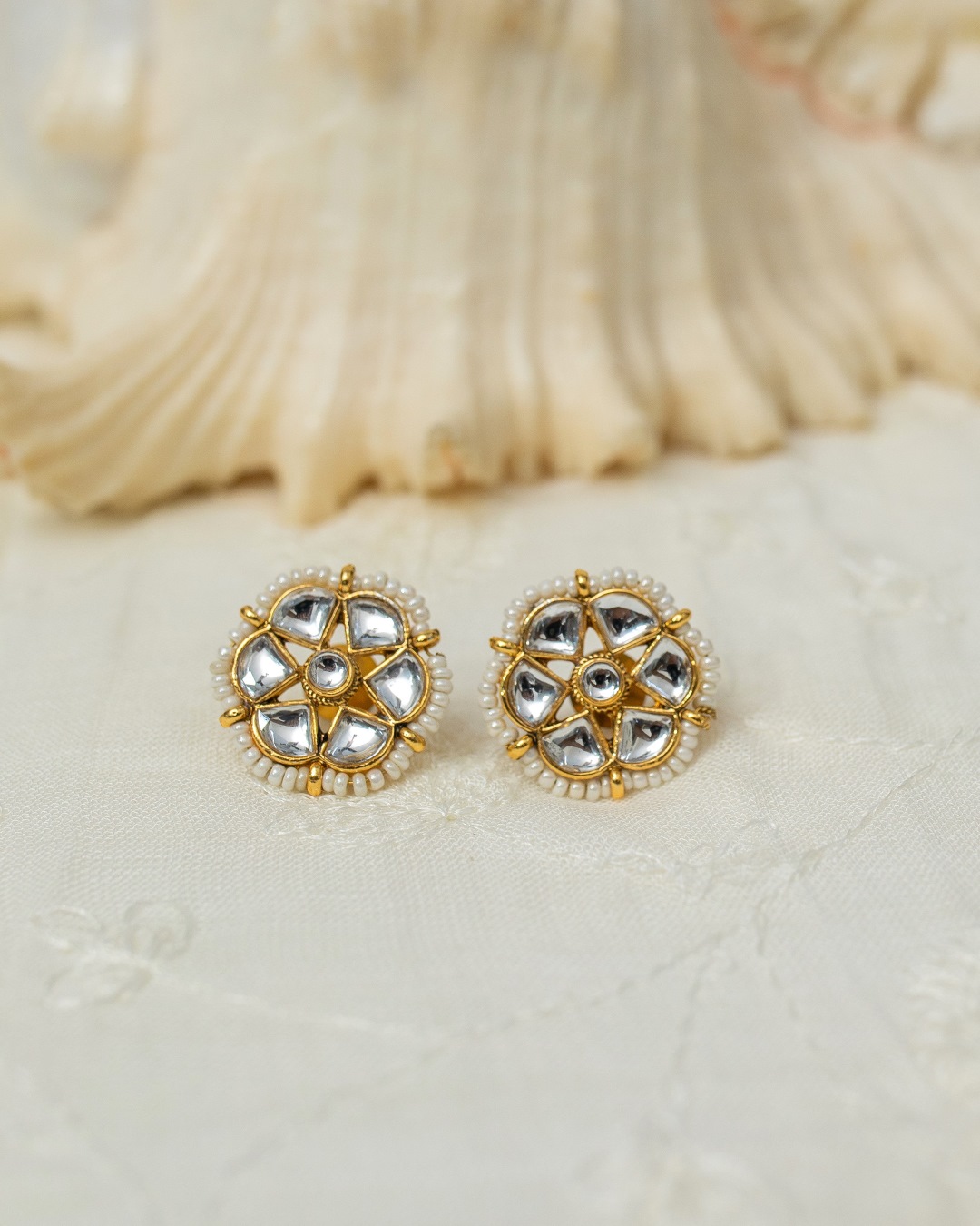 Manohari Kundan Studs - White
