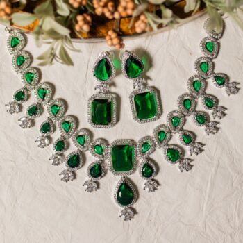 Minisha Diamond Necklace Set - Emerald Green