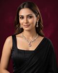 Priyaasi Diamond Necklace Set