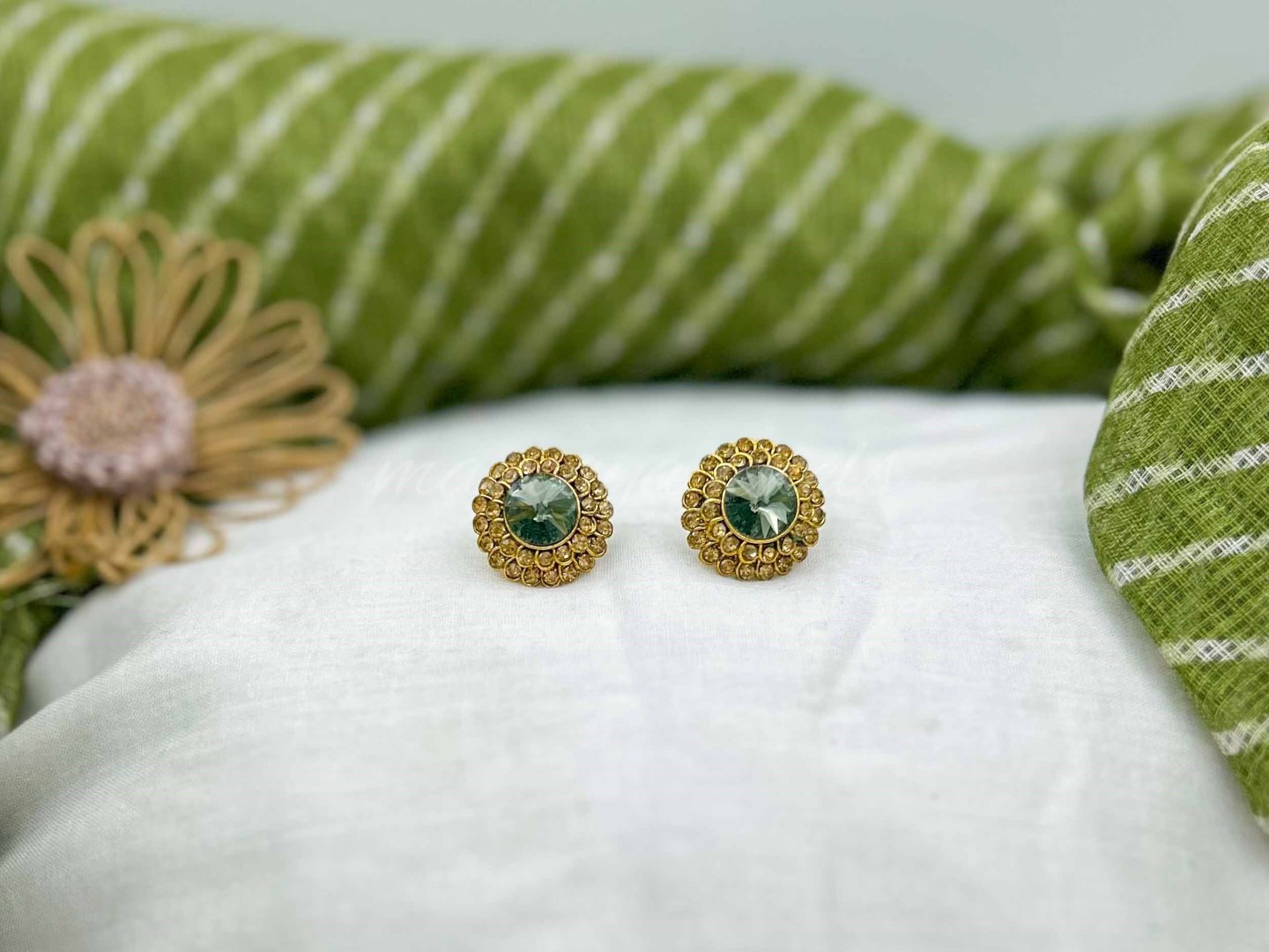 Raha Gold AD Studs