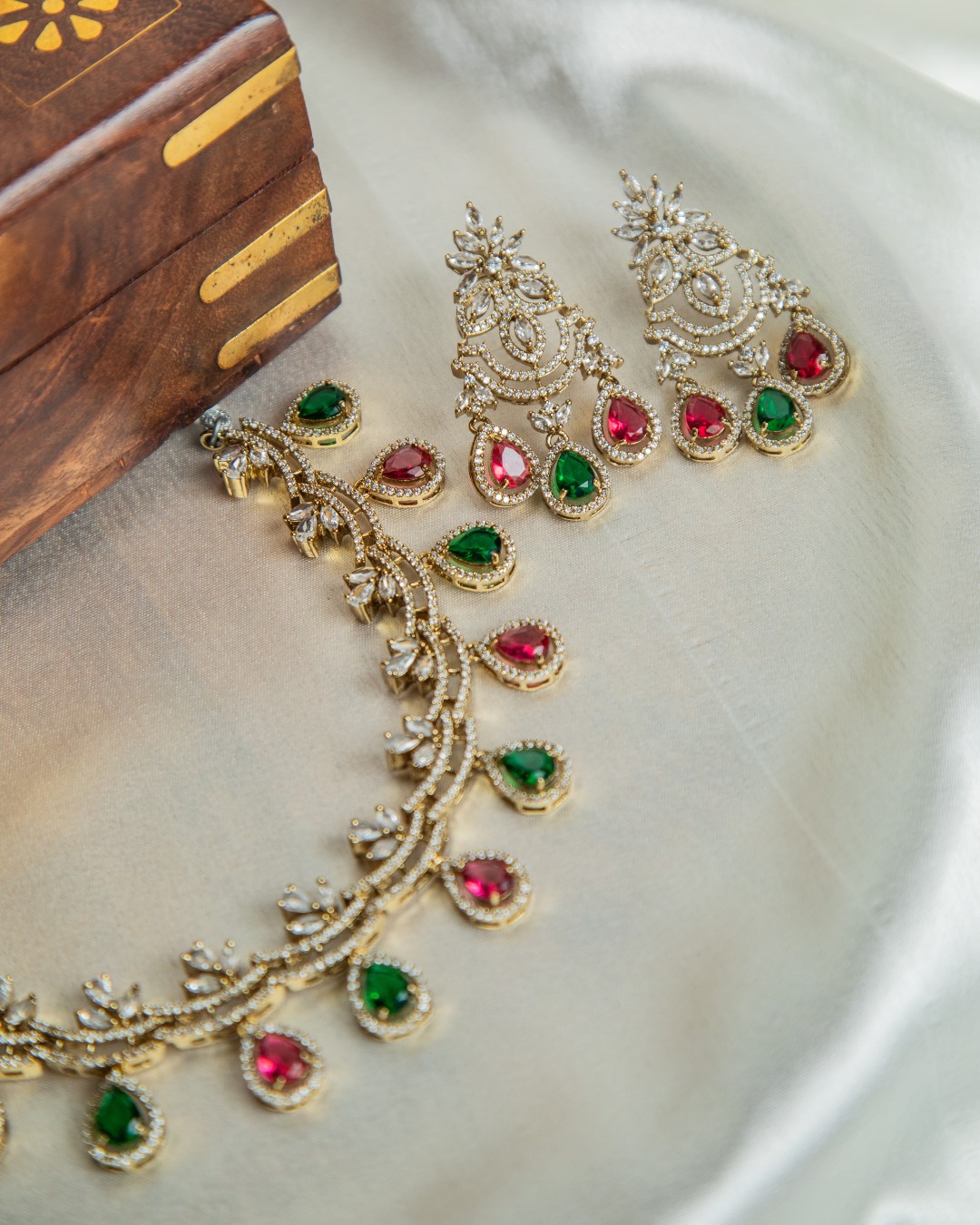 Saloni Victorian AD Necklace Set - Magenta/Green