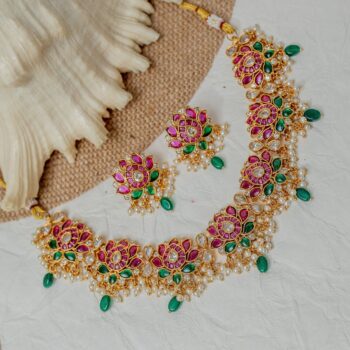 Aryahi Lotus Necklace Set