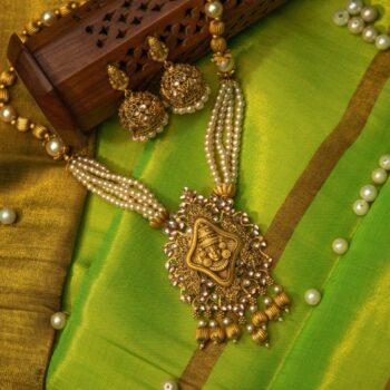 Sharnam Necklace Set